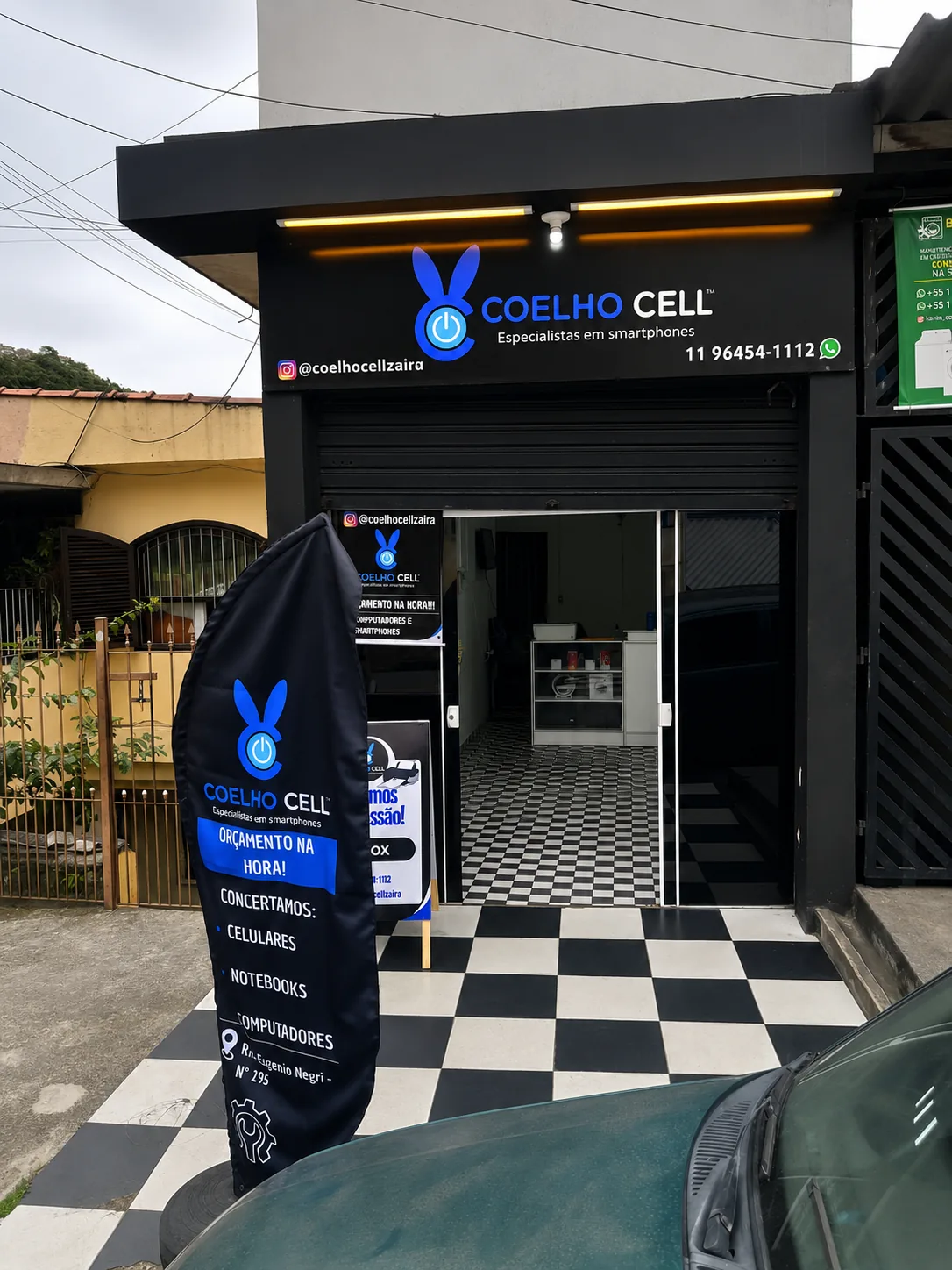 Entrada da loja Coelho Cell Store
